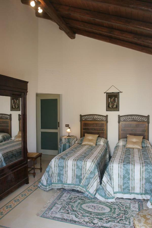 B&B Palazzo Gambino 아치레알레 외부 사진