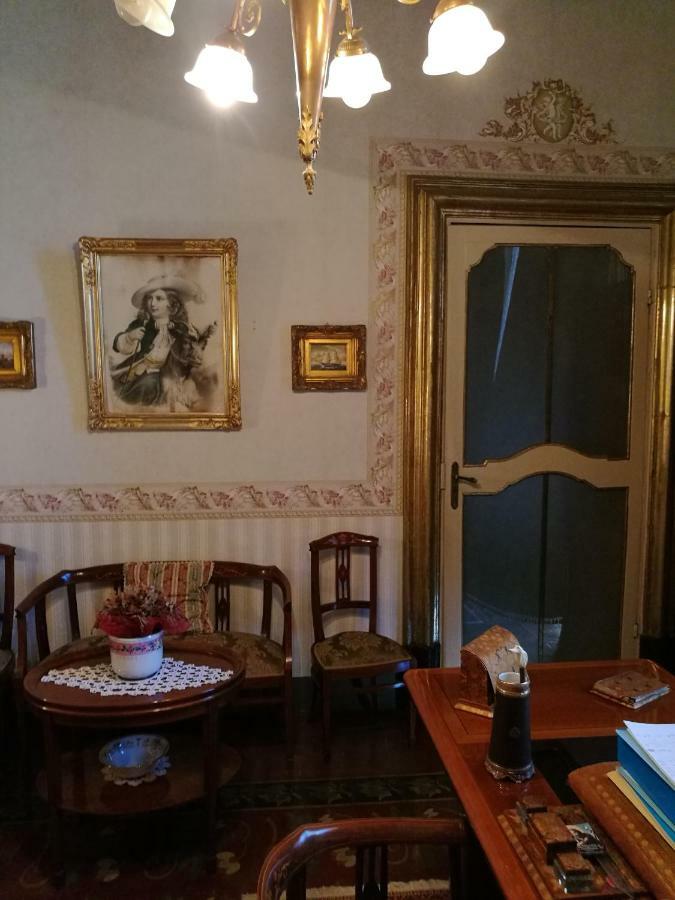 B&B Palazzo Gambino 아치레알레 외부 사진