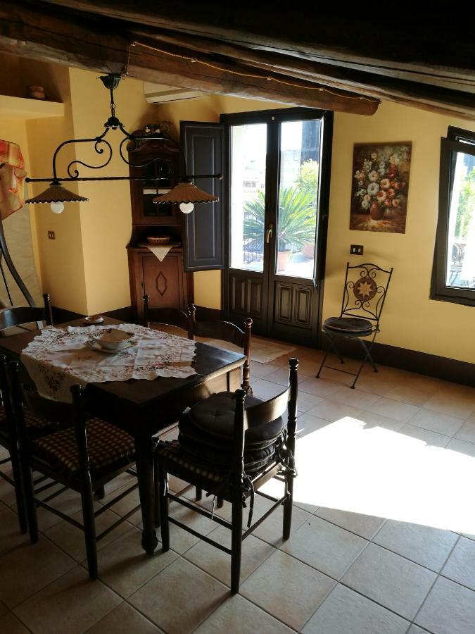 B&B Palazzo Gambino 아치레알레 외부 사진