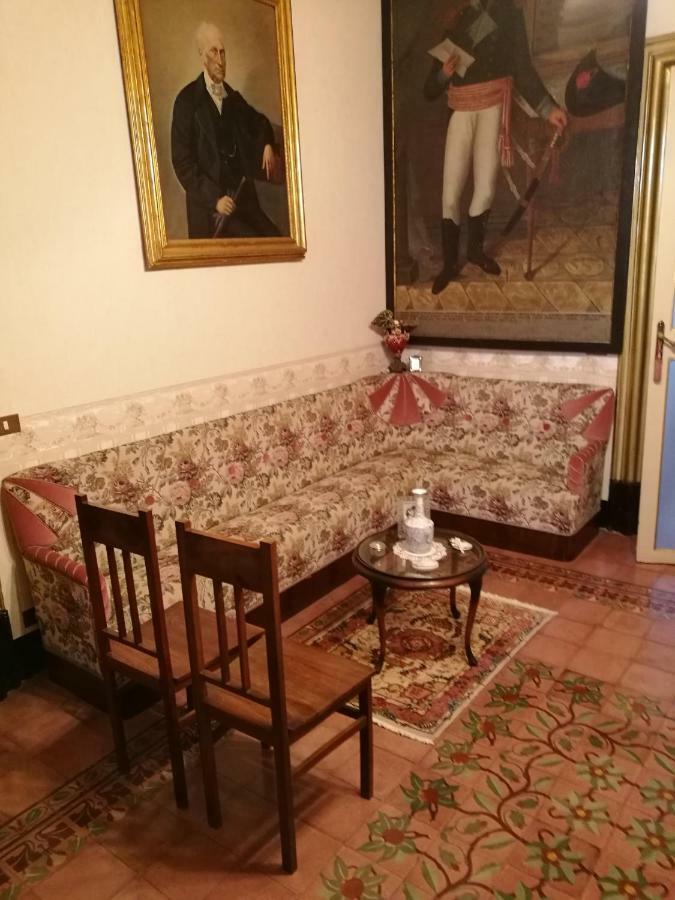 B&B Palazzo Gambino 아치레알레 외부 사진