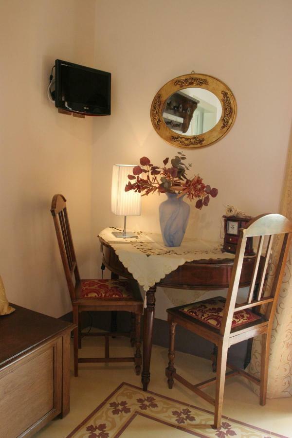 B&B Palazzo Gambino 아치레알레 외부 사진